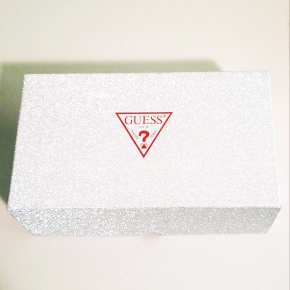 $$SOLD$$ Guess Strap Attack bag strap - Picture 4 of 4